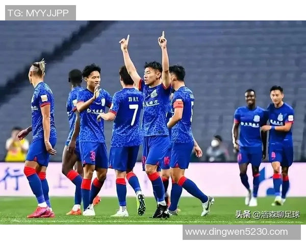 上海申花迎战石家庄永昌争夺中超联赛关键三分的精彩对决 上海申花迎战石家庄永昌争夺中超联赛关键三分的精彩对决