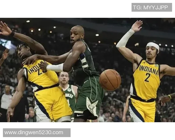 勇士与雄鹿激战正酣央视直播精彩瞬间不容错过 勇士与雄鹿激战正酣央视直播精彩瞬间不容错过